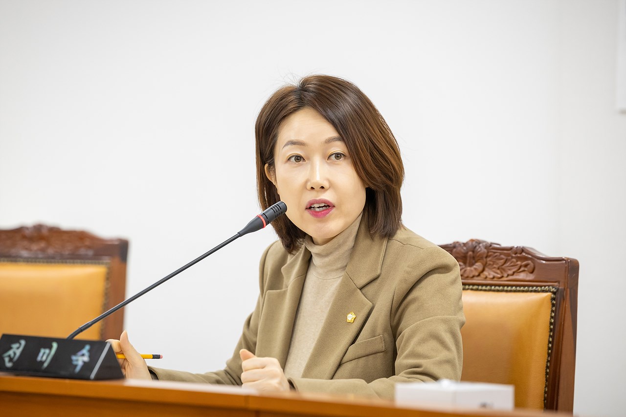 '제339회 구로구의회 임시회 회기중 행정기획위원회 안건심사' 게시글의 사진(10) '12.jpg'