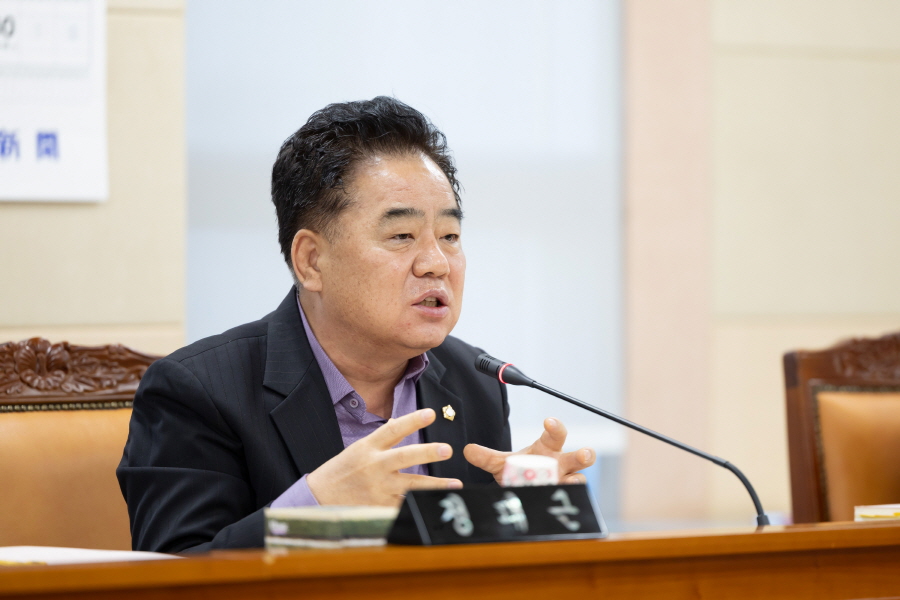 '제321회 구로구의회 임시회 폐회중 운영위원회' 게시글의 사진(5) '크기변환_정대근 (9).JPG'