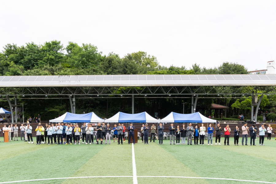 '제8회 구로구체육회장기 축구대회' 게시글의 사진(2) '[크기변환]김철수_국,최태영,김용권,전미숙,김미주,장인홍,윤건영,장성호 (2).JPG'