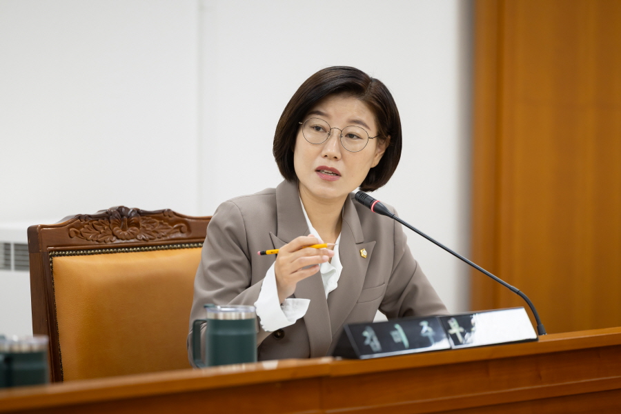 '제335회 구로구의회 임시회 회기중 행정기획위원회 안건심사' 게시글의 사진(4) '[크기변환]김미주 (9).JPG'