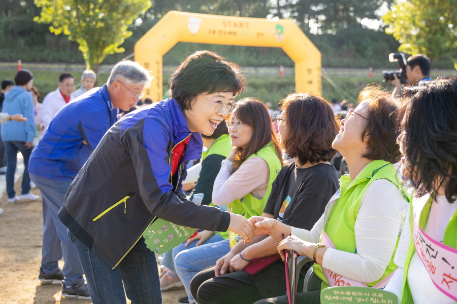 '탄소중립도시 선포식 및 탄소제로걷기행사' 게시글의 사진(13) '[크기변환]이명숙 (3).jpg'