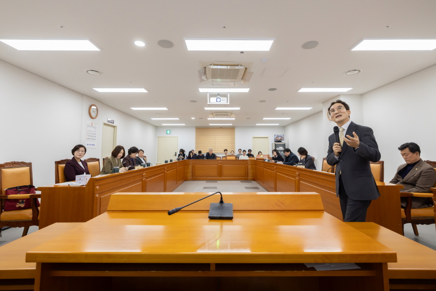 '2025년 예산안 심사 역량 강화 교육' 게시글의 사진(2) '크기변환_김철수_민,김철수_국,최태영,양명희,전미숙,노경숙,김용권,홍용민,김미주.JPG'