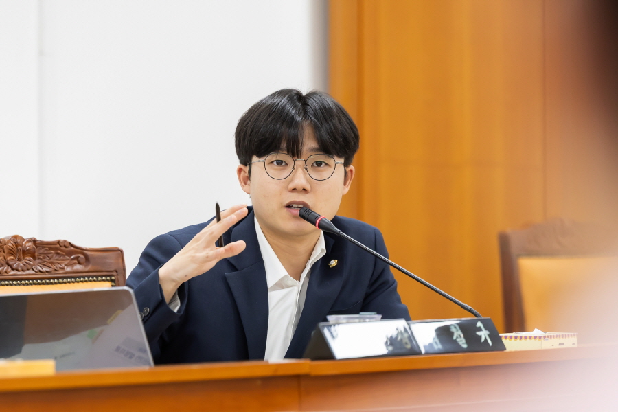 '제349회 구로구의회 정례회 회기중 행정기획위원회 2026년도 제2회 추가경정예산안 예비심사' 게시글의 사진(3) '[크기변환]김철규 (16).JPG'