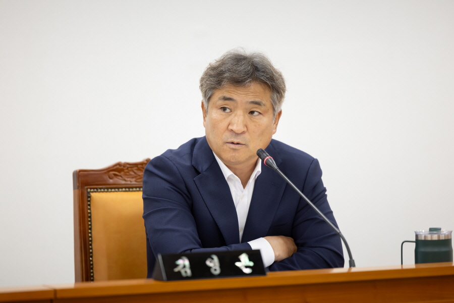 '제338회 구로구의회 임시회 회기중 행정기획위원회 안건심사 및 제2회 추가경정예산안 예비심사' 게시글의 사진(4) '[크기변환]김영곤 (8).JPG'