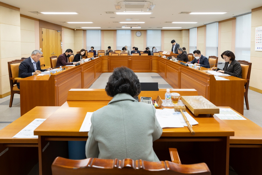 '제322회 구로구의회 임시회 폐회중 운영위원회' 게시글의 사진(2) '크기변환_이명숙,김미주,정대근,김영곤,김철수_민,김철수_국,전미숙 (3).JPG'