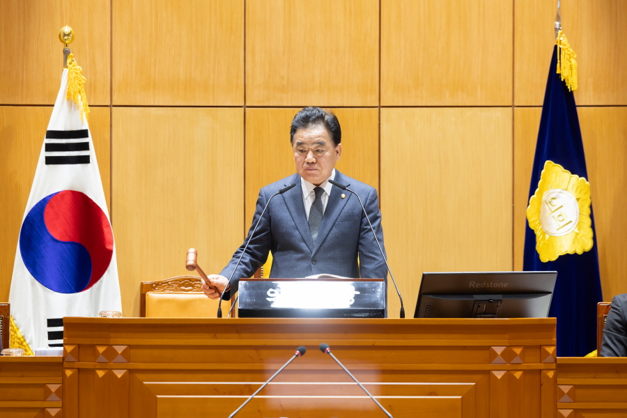'제332회 구로구의회 정례회 제4차 본회의 구정질문_시책분야' 게시글의 사진(2) '크기변환_정대근.JPG'