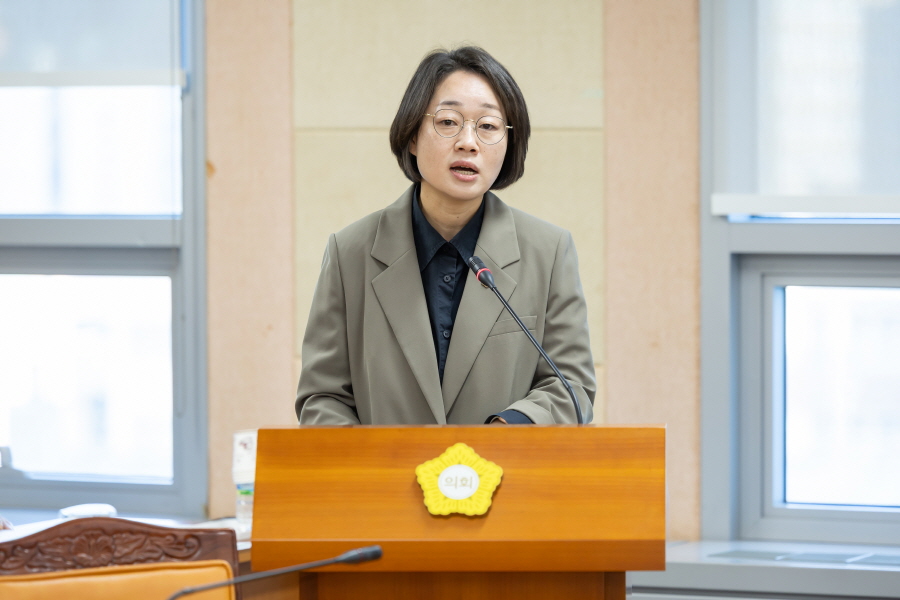 '제339회 구로구의회 임시회 회기중 복지건설위원회 안건심사' 게시글의 사진(12) '[크기변환]양명희 (4).JPG'