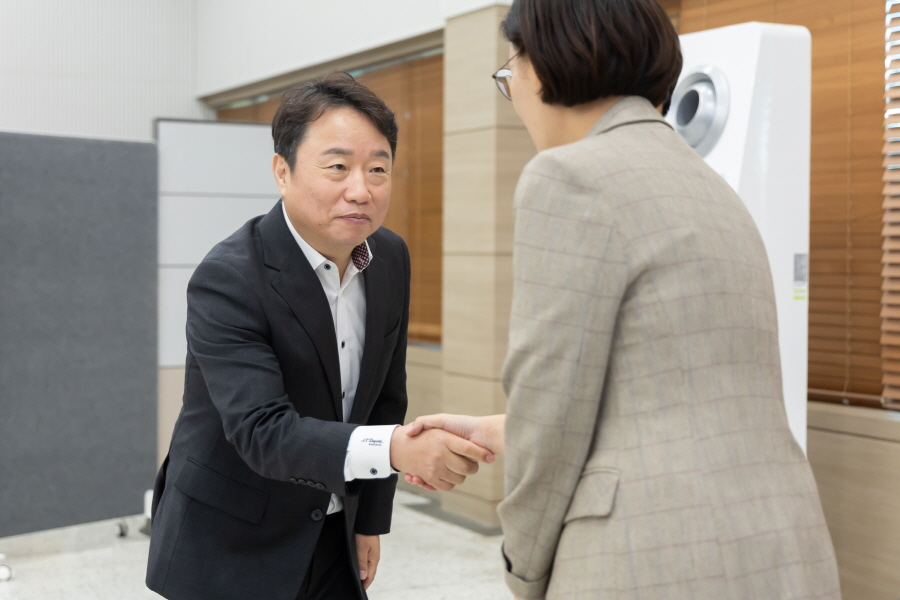 '국공립어린이집 보육교직원 힐링 연수' 게시글의 사진(9) '크기변환_김용권 (1).JPG'