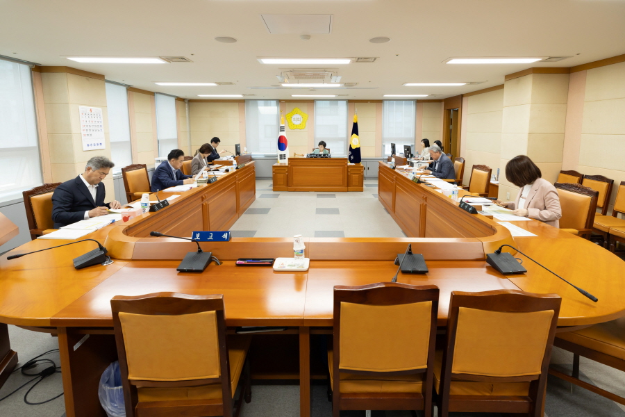 '제324회 구로구의회 임시회 폐회중 운영위원회 회의' 게시글의 사진(1) '크기변환_030A8719.JPG'