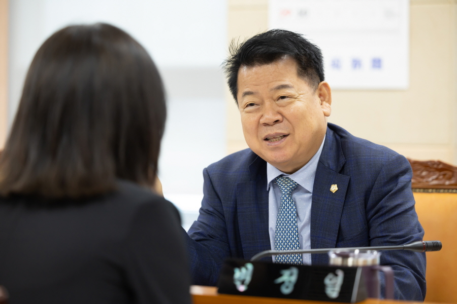 '제336회 구로구의회 정례회 회기중 운영위원회 행정사무감사' 게시글의 사진(3) '[크기변환]변정열 (2).JPG'