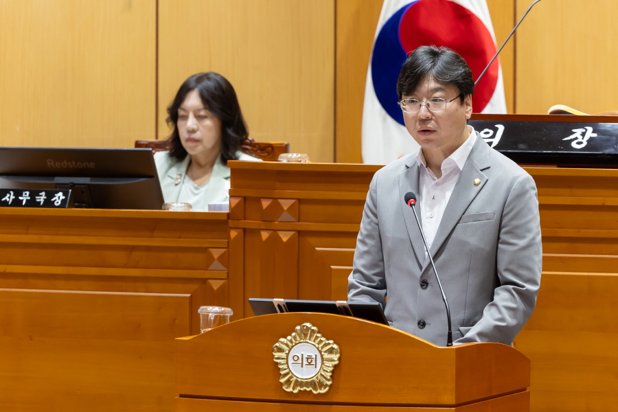 '제336회 구로구의회 정례회 제5차 본회의 구정질문_시책분야' 게시글의 사진(15) '[크기변환]홍용민 (11).JPG'