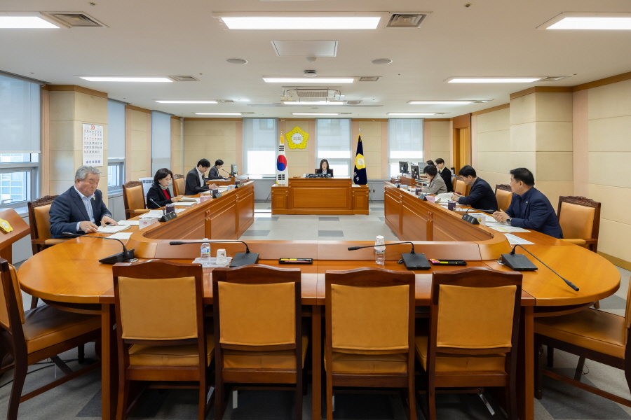 '제339회 구로구의회 임시회 회기중 복지건설위원회 안건심사' 게시글의 사진(1) '[크기변환]030A3488.JPG'