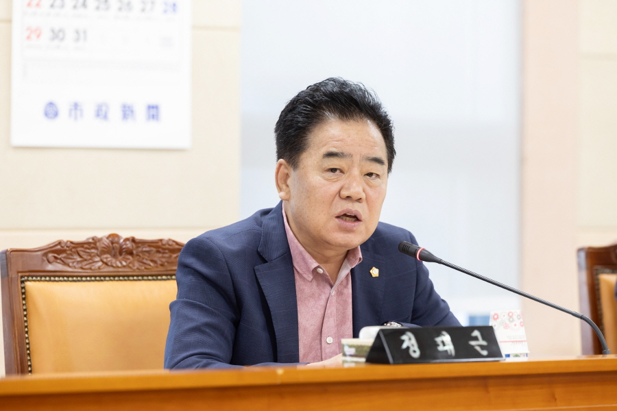 '제320회 구로구의회 임시회 폐회중 운영위원회 회의' 게시글의 사진(5) '크기변환_정대근 (7).JPG'