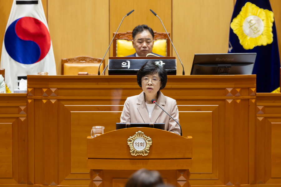 '제336회 구로구의회 정례회 제5차 본회의 구정질문_시책분야' 게시글의 사진(8) '[크기변환]이명숙 (4).JPG'