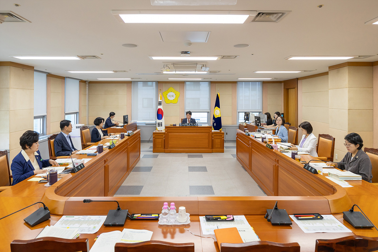 '제349회 구로구의회 정례회 회기중 복지건설위원회 결산승인 및 예비비 지출 예비심사' 게시글의 사진(1) '01.jpg'