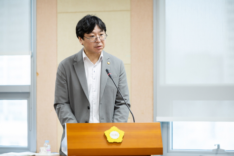 '제336회 구로구의회 정례회 폐회중 운영위원회 회의' 게시글의 사진(11) '[크기변환]홍용민 (1).JPG'