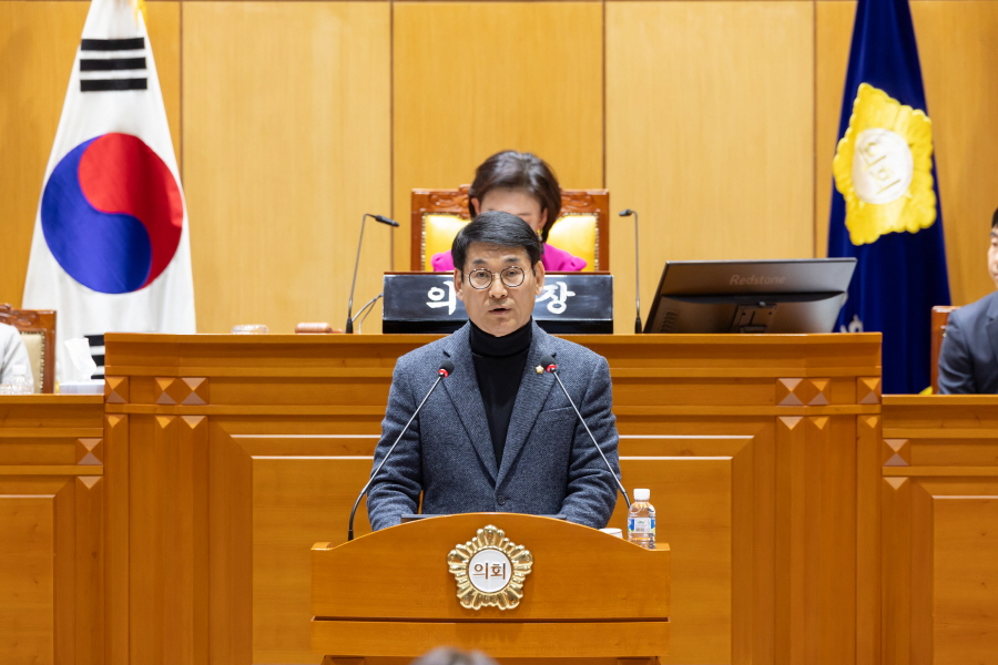 '제322회 구로구의회 정례회 제1차 본회의' 게시글의 사진(5) '크기변환_곽노혁 (11).JPG'