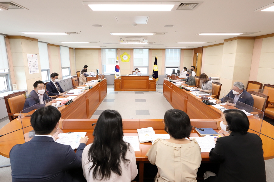 '제310회 구로구의회 임시회 폐회중 운영위원회 회의' 게시글의 사진(9) '크기변환_이명숙,김미주,정대근,김영곤,김철수_민,김철수_국,전미숙 (2).JPG'