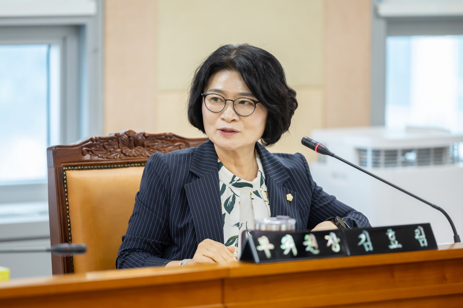 '제349회 구로구의회 정례회 회기중 복지건설위원회 안건심사' 게시글의 사진(3) '[크기변환]김효림 (2).JPG'