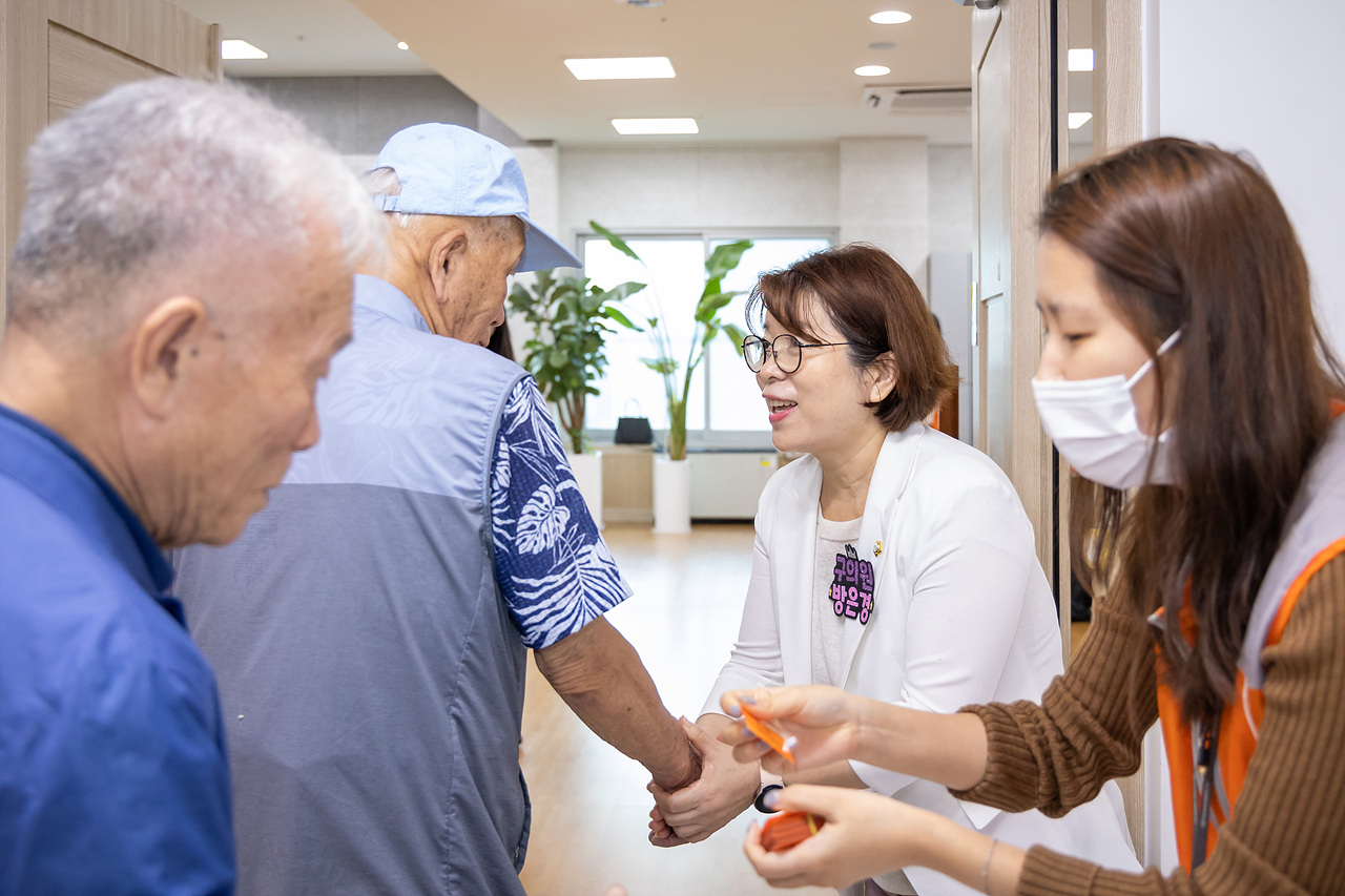 '궁동종합사회복지관 추석명절 '한가위 정담 마당'' 게시글의 사진(2) '02.jpg'