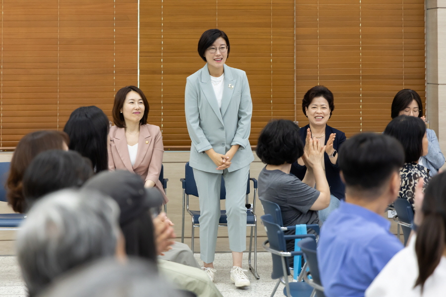 '2025 구로구 민관협력강화교육 명사특강' 게시글의 사진(8) '[크기변환]김미주 (2).JPG'