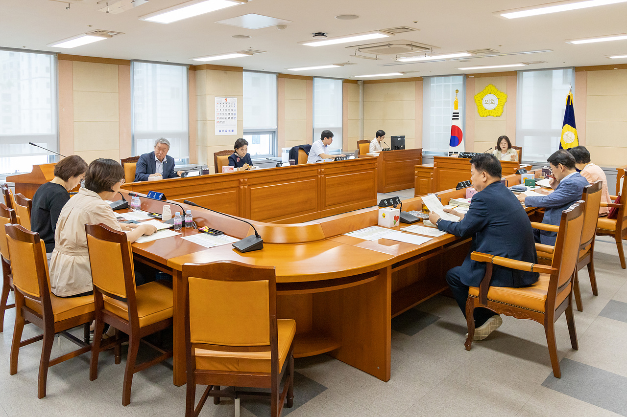 '제338회 구로구의회 임시회 회기중 복지건설위원회 안건심사 및 제2회 추가경정예산안 예비심사' 게시글의 사진(24) '24.jpg'