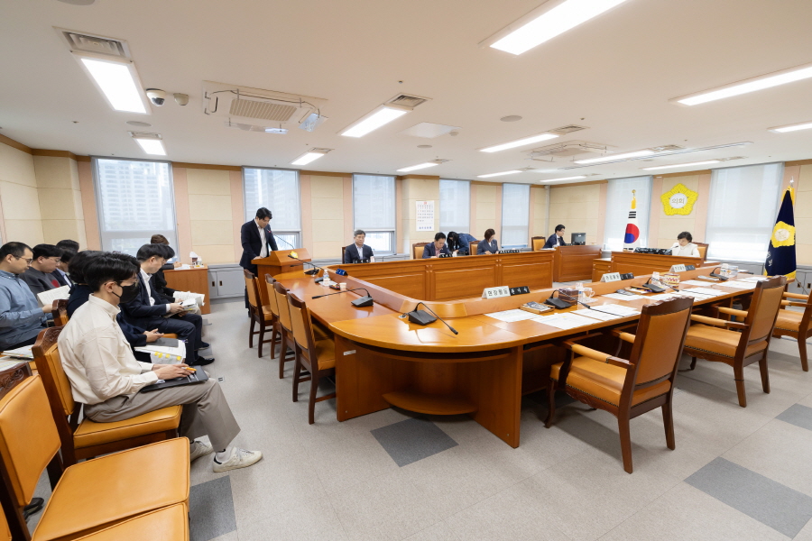 '제320회 구로구의회 임시회 폐회중 운영위원회 회의' 게시글의 사진(2) '크기변환_030A1933.JPG'