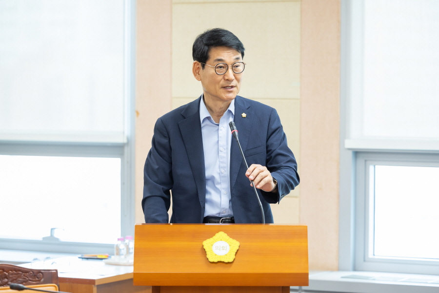 '제349회 구로구의회 정례회 회기중 복지건설위원회 안건심사' 게시글의 사진(10) '[크기변환]곽노혁 (3).JPG'