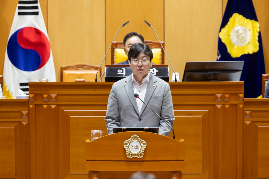 '제336회 구로구의회 정례회 제5차 본회의 구정질문_시책분야' 게시글의 사진(14) '[크기변환]홍용민 (2).JPG'