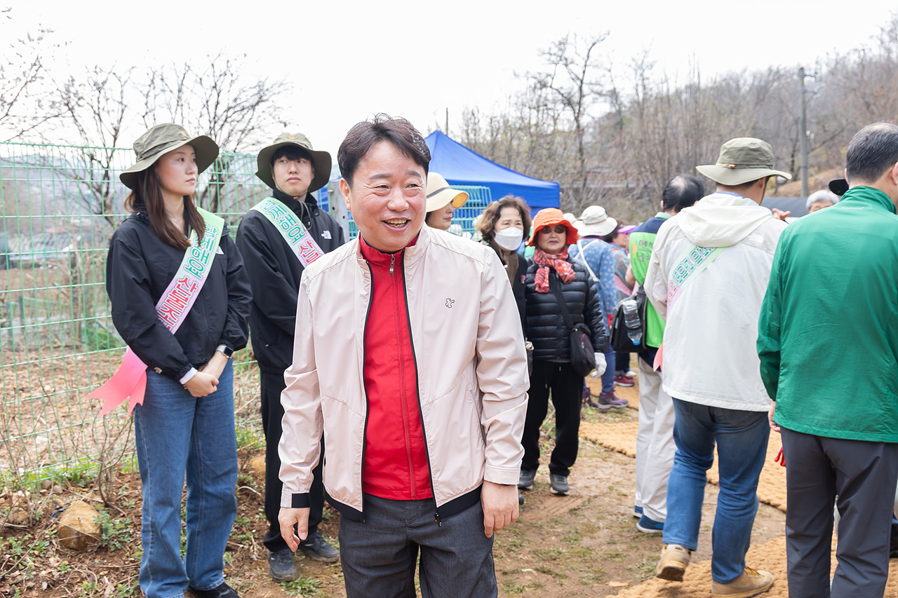 '제81회 식목일 기념 나무심기 행사' 게시글의 사진(12) '12.jpg'