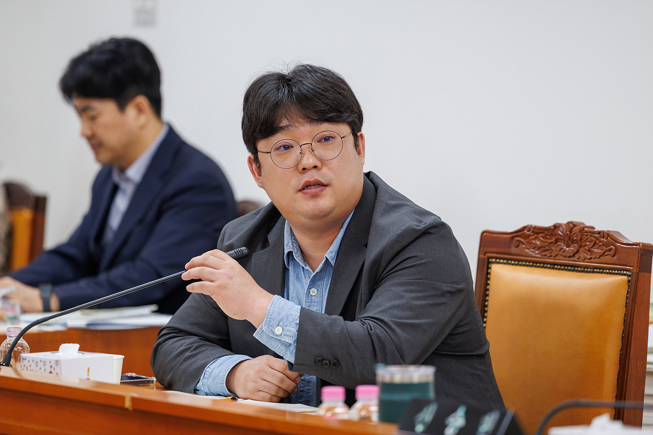 '제349회 구로구의회 정례회 회기중 행정기획위원회 안건심사' 게시글의 사진(8) '08.jpg'