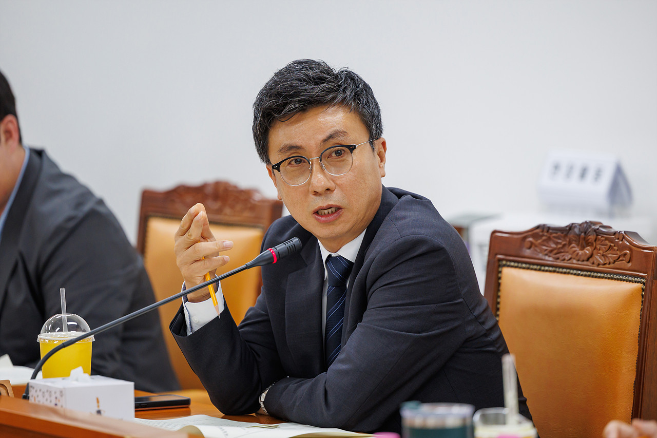 '제349회 구로구의회 정례회 회기중 행정기획위원회 안건심사' 게시글의 사진(9) '09.jpg'
