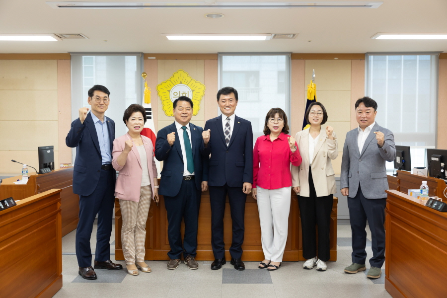 '제328회 구로구의회 임시회 폐회중 운영위원회 회의' 게시글의 사진(9) '크기변환_김철수_국,변정열,노경숙,곽노혁,방은경,김용권,양명희 (3).JPG'