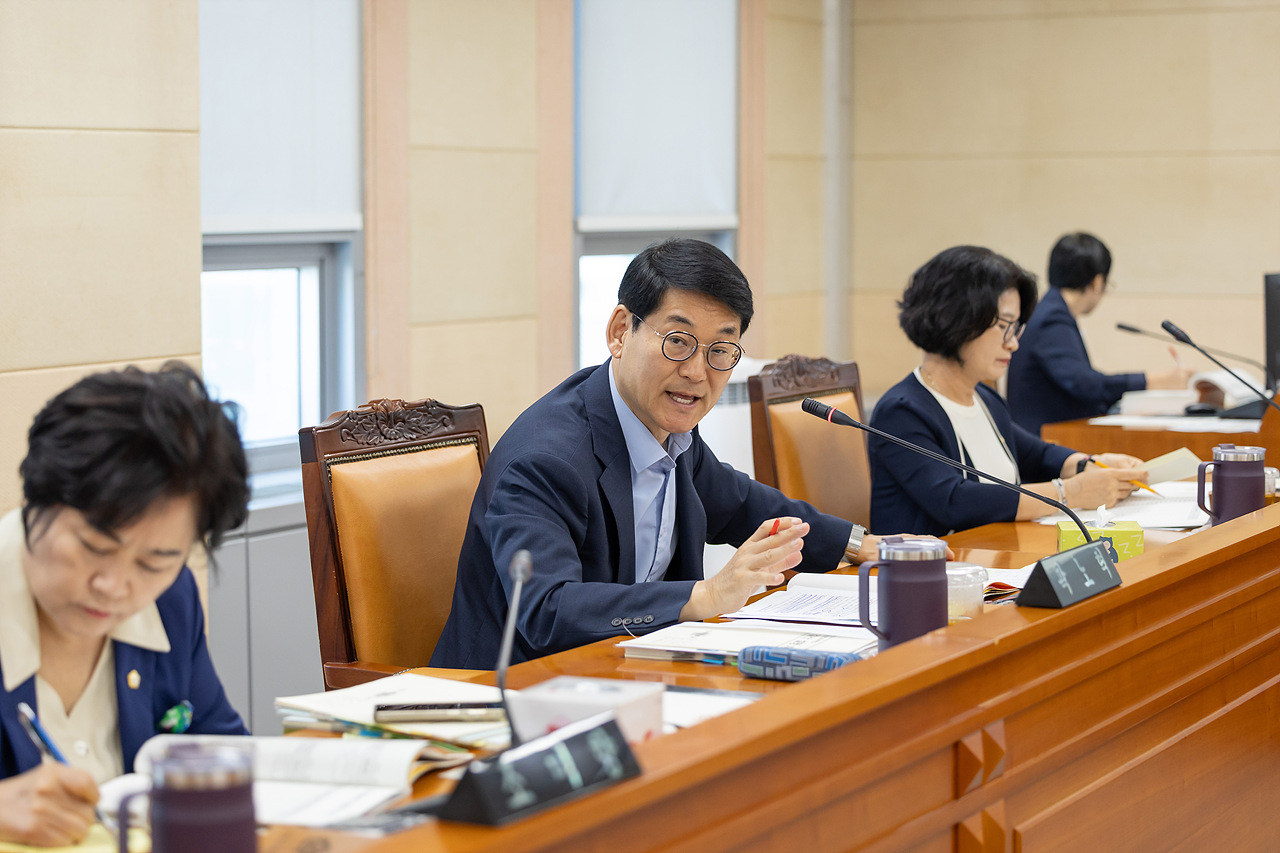 '제349회 구로구의회 정례회 회기중 복지건설위원회 결산승인 및 예비비 지출 예비심사' 게시글의 사진(5) '05.jpg'