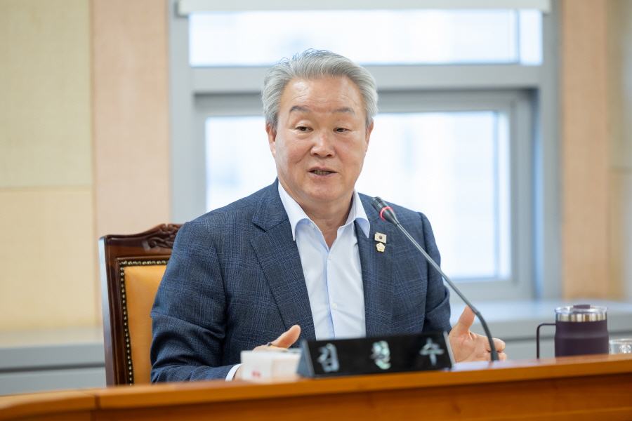 '제339회 구로구의회 임시회 회기중 복지건설위원회 안건심사' 게시글의 사진(6) '[크기변환]김철수_민 (3).JPG'
