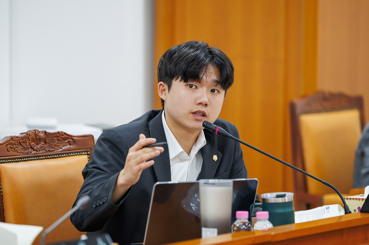'제349회 구로구의회 정례회 회기중 행정기획위원회 안건심사' 게시글의 사진(4) '04.jpg'