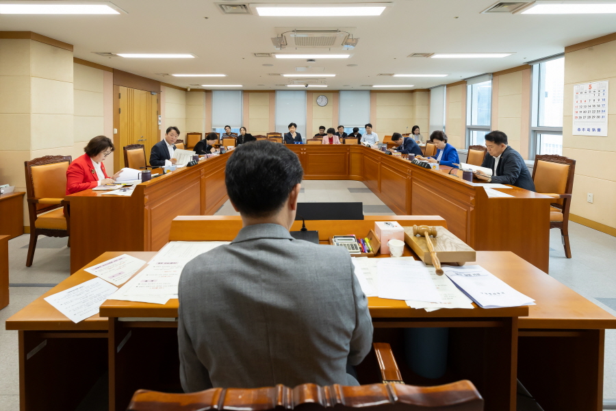 '제335회 구로구의회 임시회 폐회중 운영위원회 회의' 게시글의 사진(2) '[크기변환]030A0805.JPG'