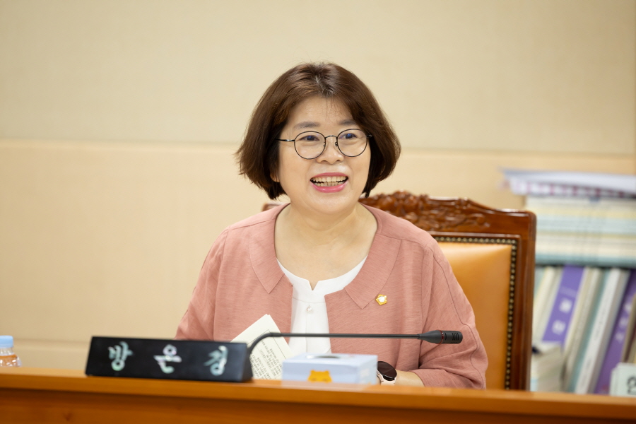 '제337회 구로구의회 임시회 폐회중 운영위원회 회의' 게시글의 사진(5) '[크기변환]방은경 (2).JPG'