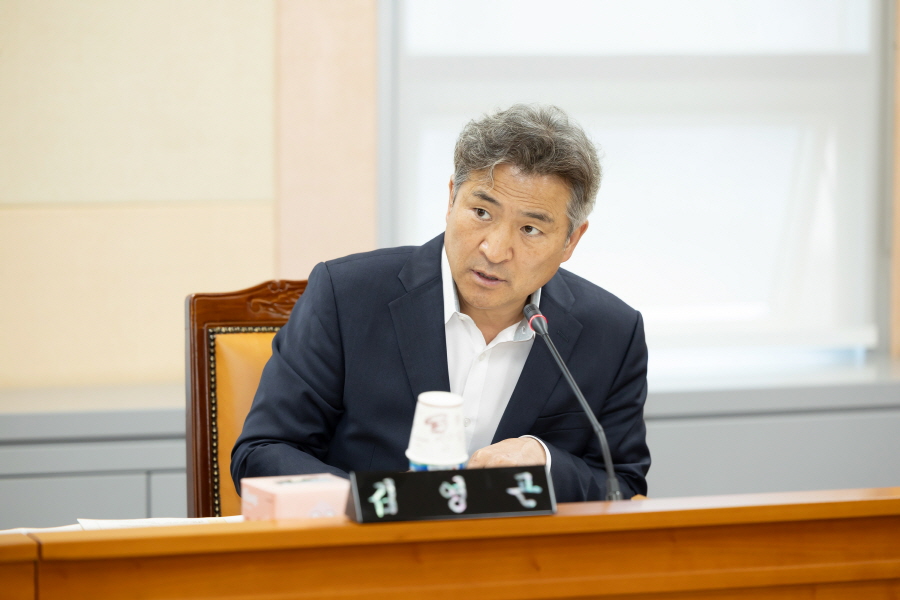 '제324회 구로구의회 임시회 폐회중 운영위원회 회의' 게시글의 사진(5) '크기변환_김영곤 (2).JPG'