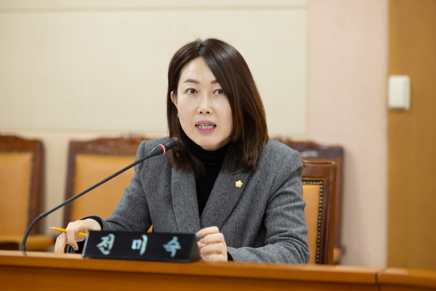 '제321회 구로구의회 임시회 폐회중 운영위원회' 게시글의 사진(9) '크기변환_전미숙 (4).JPG'
