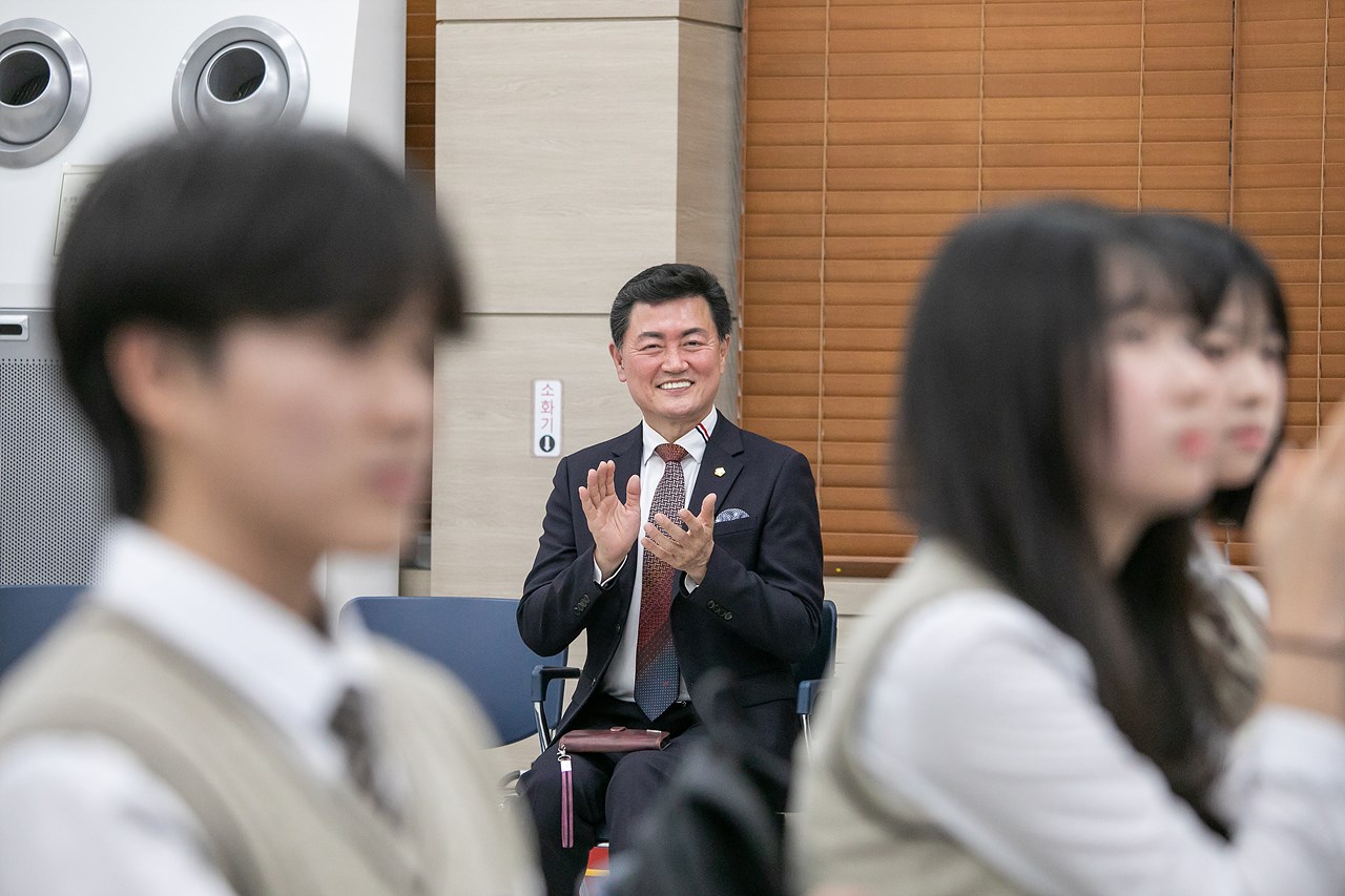 '2025 구로장학생 장학증서 수여식' 게시글의 사진(8) '07.jpg'