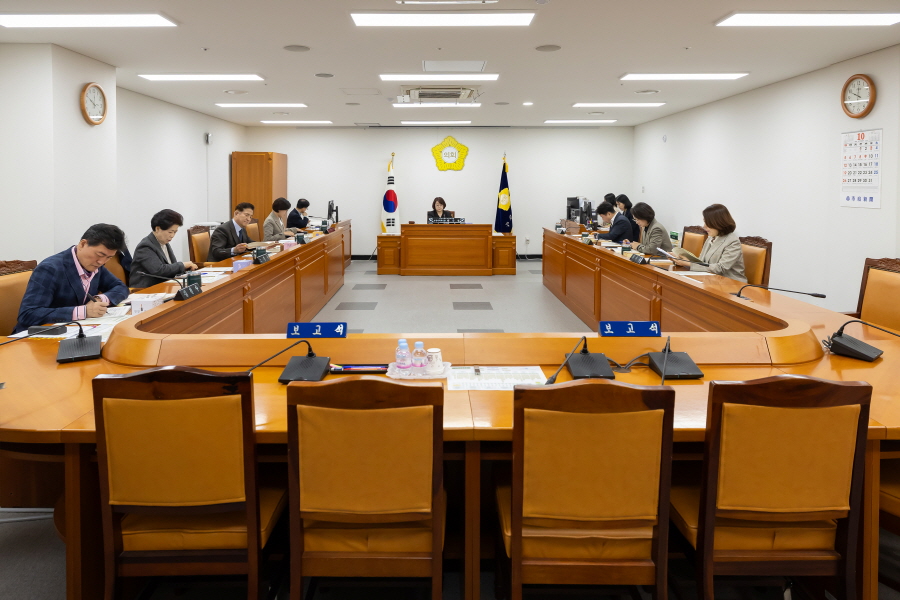 '제339회 구로구의회 임시회 행정기획위원회 소관 2026년 주요업무계회 보고' 게시글의 사진(10) '[크기변환]030A7210.JPG'