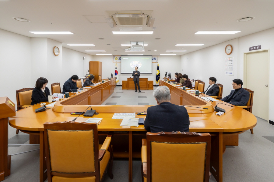 '2025년 예산안 심사 역량 강화 교육' 게시글의 사진(14) '크기변환_김철수_민,김철수_국,최태영,양명희,전미숙,노경숙,김용권,홍용민,곽노혁,김미주 (2).JPG'