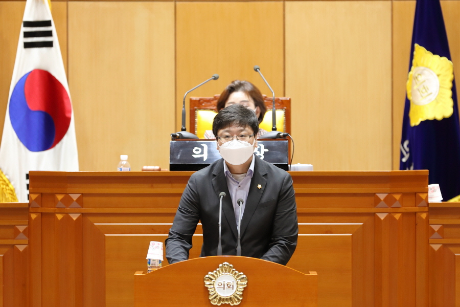 '제311회 구로구의회 임시회 제2차 본회의' 게시글의 사진(3) '크기변환_홍용민 (1).JPG'