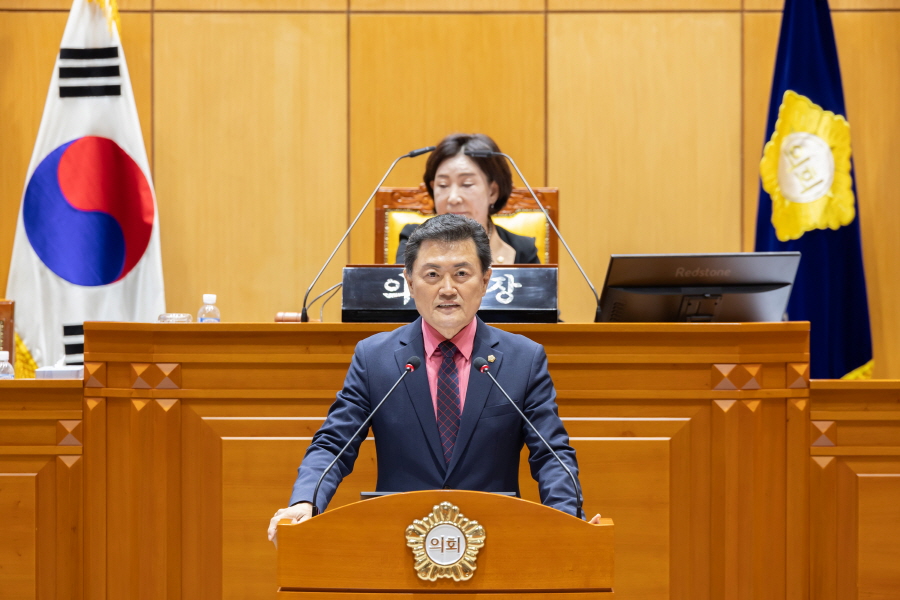 '제320회 구로구의회 임시회 제1차 본회의' 게시글의 사진(8) '크기변환_김철수_국 (1).JPG'