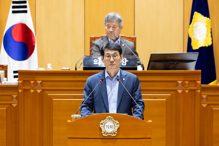 '제321회 구로구의회 임시회 제2차 본회의' 게시글의 사진(3) '크기변환_곽노혁 (2).JPG'
