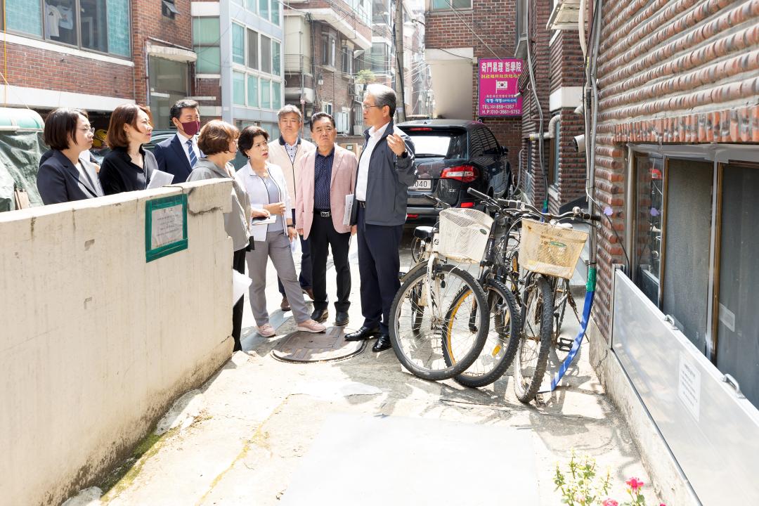'구로구의회 복지건설위원회, 행정사무감사 현장 감사활동 펼쳐' 게시글의 사진(2) '현장 감사 활동 2.jpg'